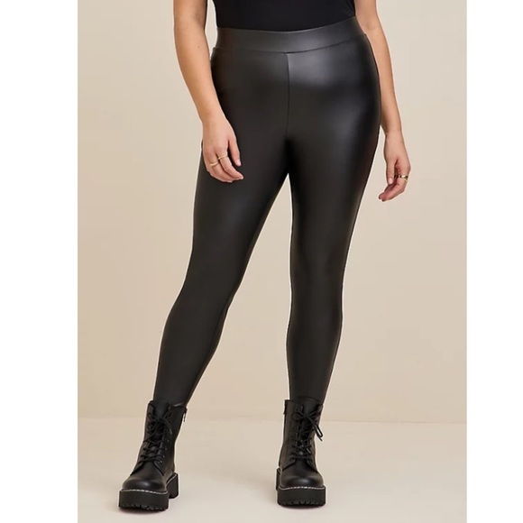 TORRID NWT FULL LENGTH COMFORT WAIST PU LEGGING - Picture 1 of 4